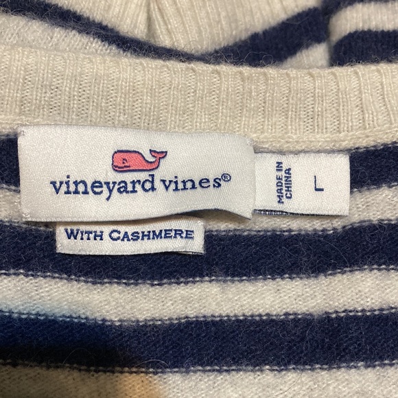 Vineyard Vine Top/Sweater Blue and White Stripes. NWOT. - Picture 6 of 7